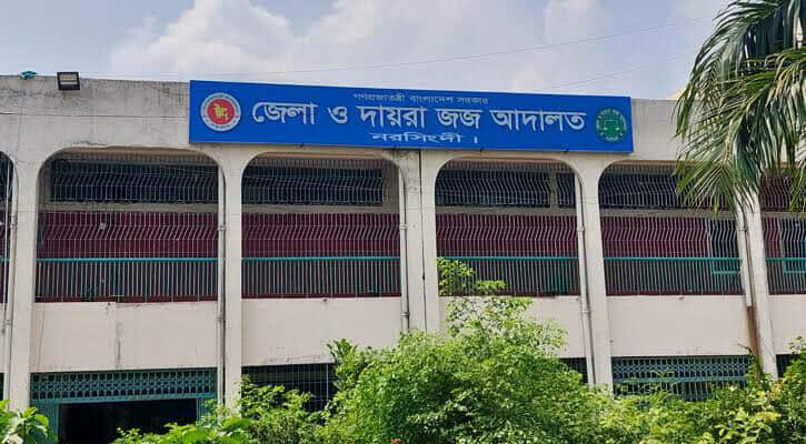 বিদ্যুৎবিভ্রাটের সুযোগে কাঠগড়া থেকে আসামির পলায়ন